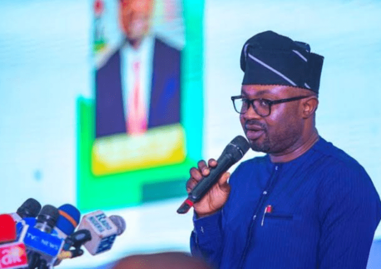 Breaking News: FG Declares Public Holidays for Christmas and New Year Celebrations